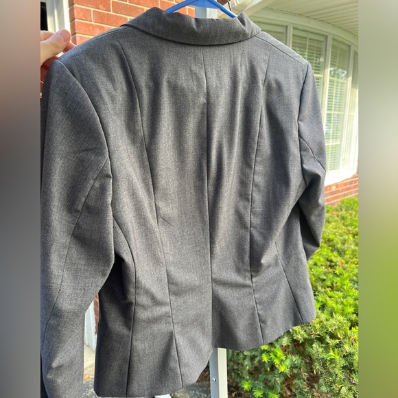 Blazer - Picture 4 of 6